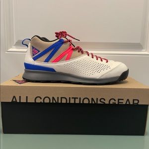 NEW NIKE ACG Okwahn 2 size 11.5 White Blue Pink SFB SFS mountain fly pegasus